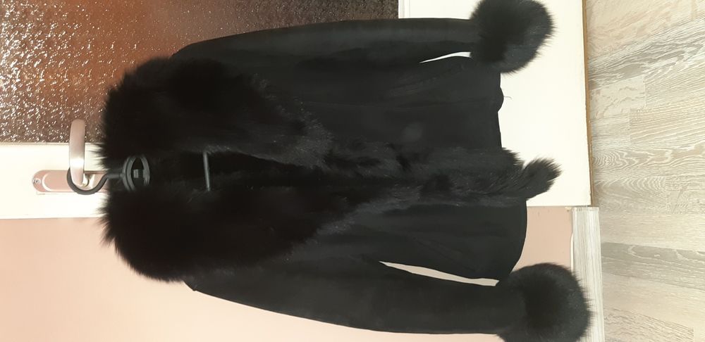 Палто с яка от лисица