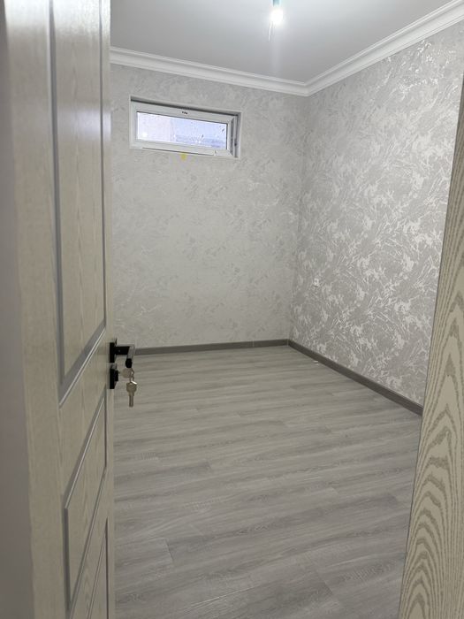 Uy sotiladi 1.5 sotik 2 etajli pishgan gishtdan qurilgan …