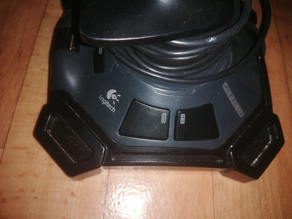 Джойстик Logitech за самолети