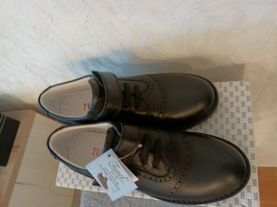 Продам туфли на мальчика 35р.