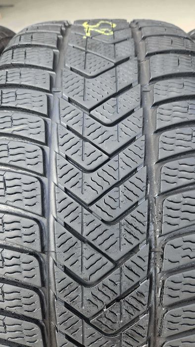 # 235/45 R18 • Iarna • Pirelli Sottozero 3 TO Elect PNCS 98V | 4 buc | DOT 2023 | Pret/buc