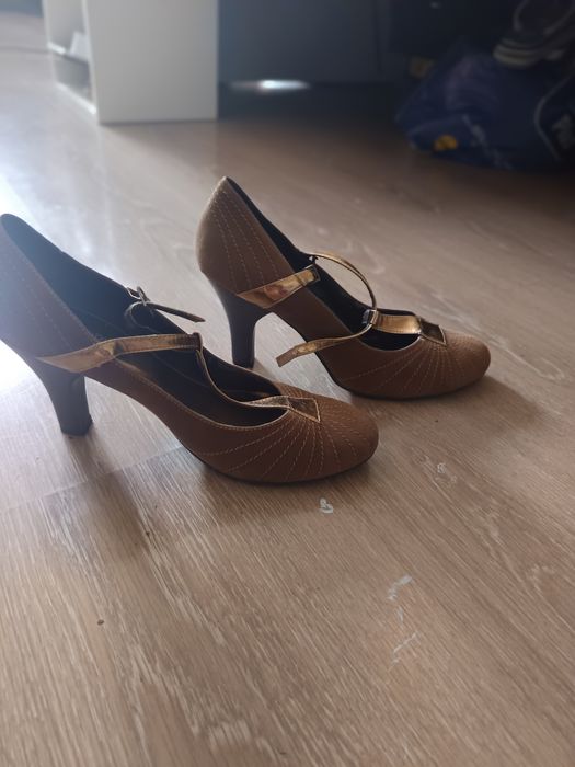 Pantofi eleganți maro femeie