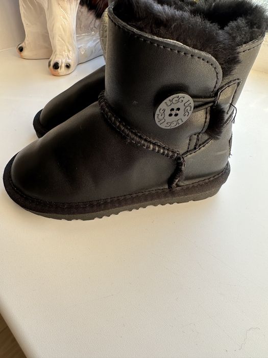 Угги детские,новые.