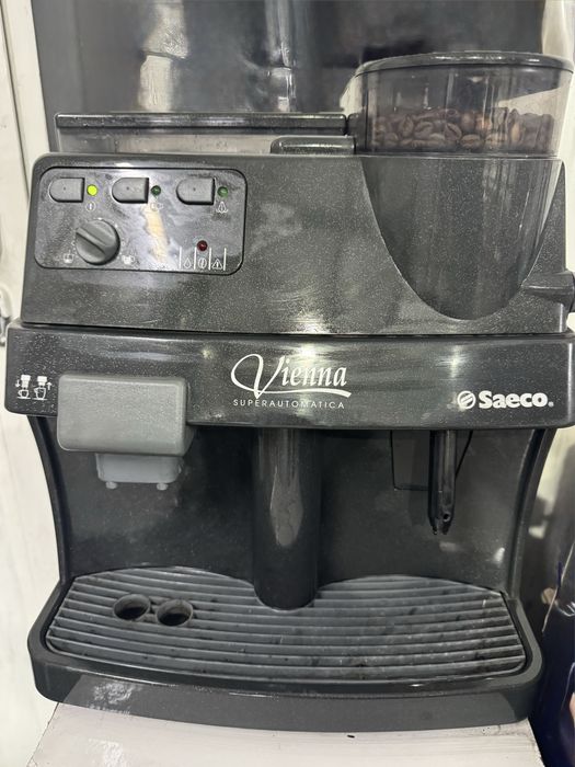 Робот машина за кафе