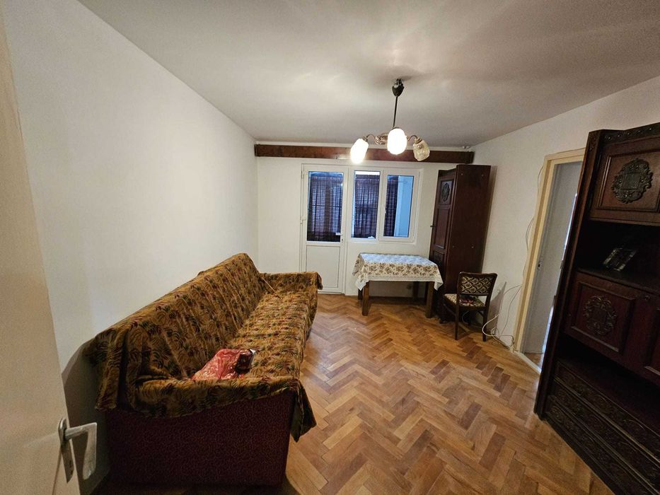 Vand apartament 3 camere in Ludus