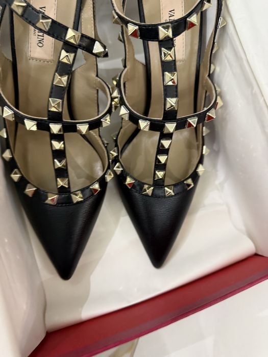 Нови обувки Valentino Garavani