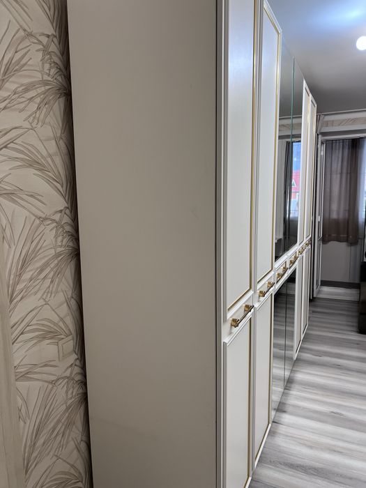 Продам большой шкаф б/у