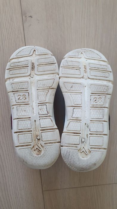 DECATHLON Newfeel Adidasi fete M 28 arici gri roz st f buna Curier OLX
