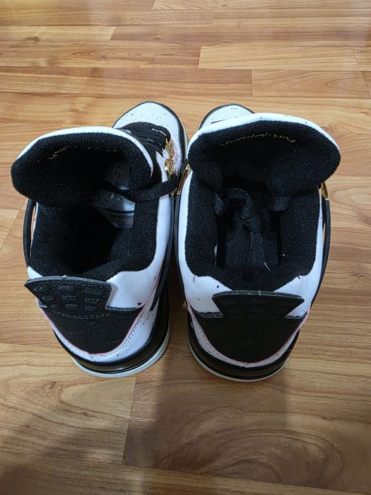 Adidasi  jordan patru