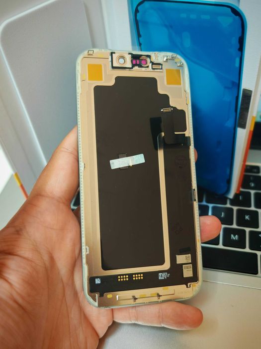 Soft Oled Съвместим LCD Дисплей за iPhone 17 Pro /120Hz/ Черен / Гаранция /