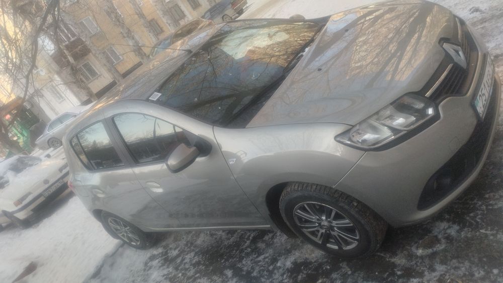 Продам Рено Сандеро