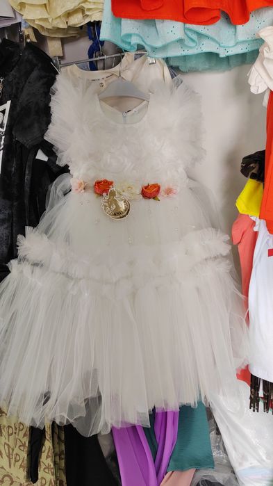 Продам платье новое