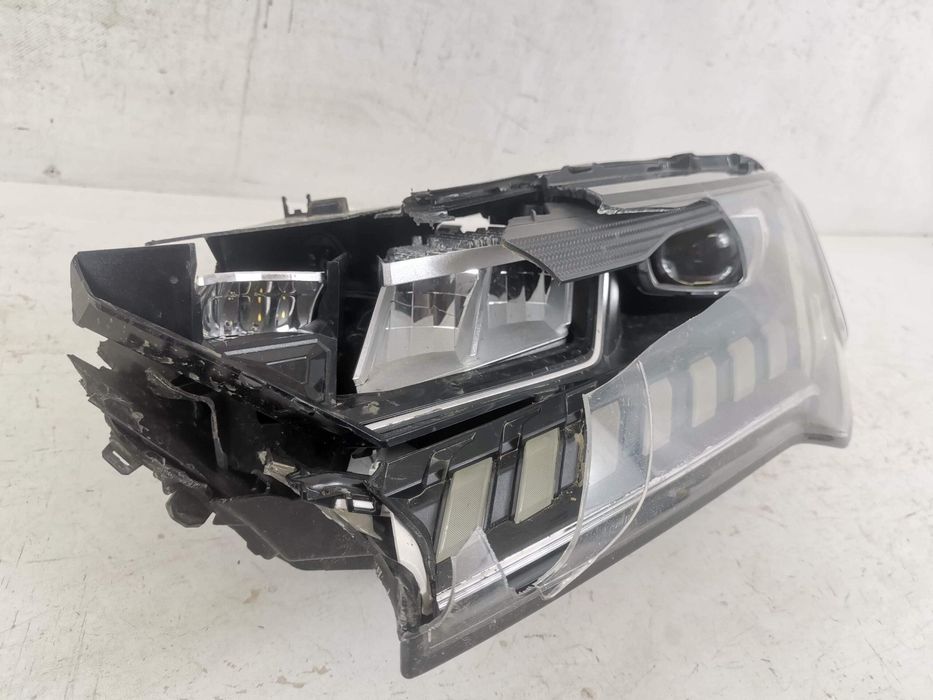 Ляв фар Led Ауди Q7 / Lqv far Led Audi Q7 4M [фейслифт] Оригинален Ава