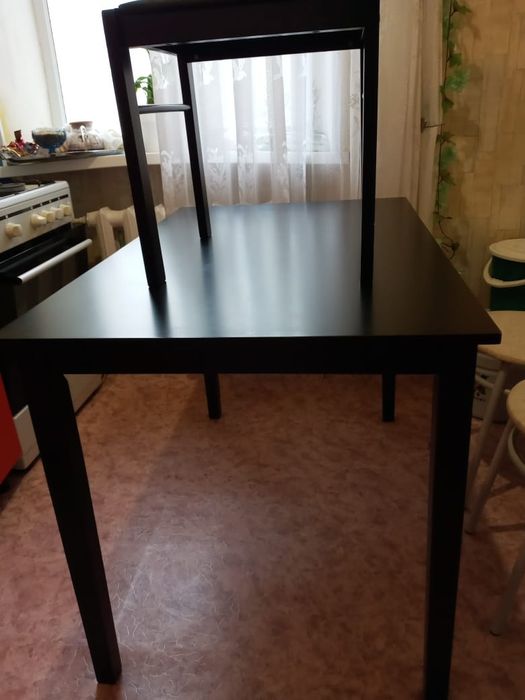 Продам стол  + 2 стулья