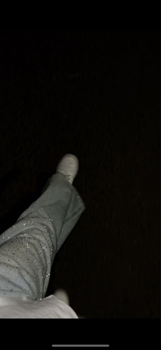 Джинсы со стразами