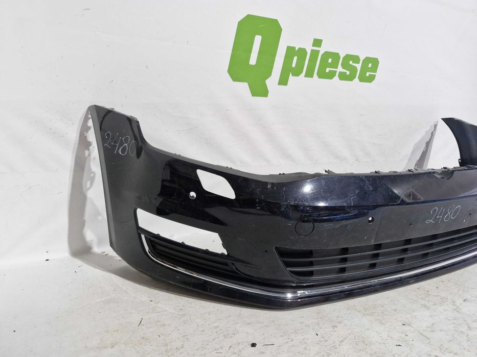 Bara Fata VW Golf 7 Completa cu grile inferioare 2013 -2017 cu gauri spalator far si 4   gauri senzori de parcare cod origine 5G0807221