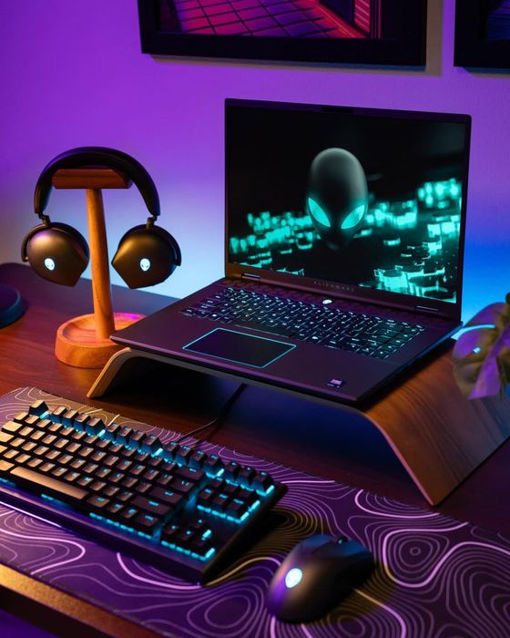 Dell/Alienware 18 Intel Core Ultra9-275HX/RTX5090 24GB