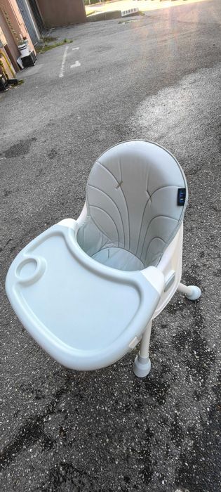 Scaun de masa copii juju în doua moduri de utilizare
