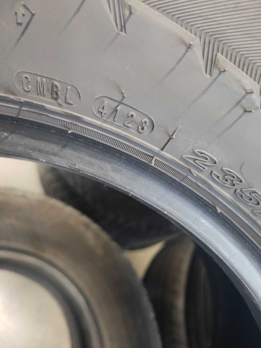 2бр.зимни гуми 235/65/16C Nexen