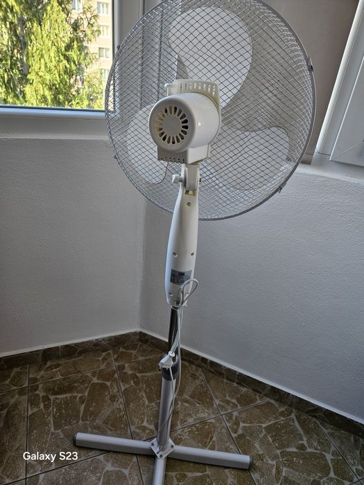 Ventilator cu picior