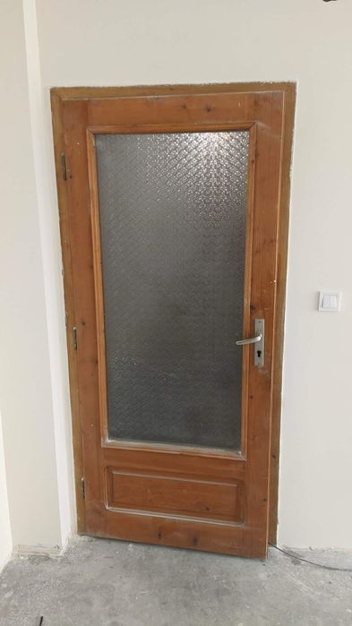 Стари дървени врати