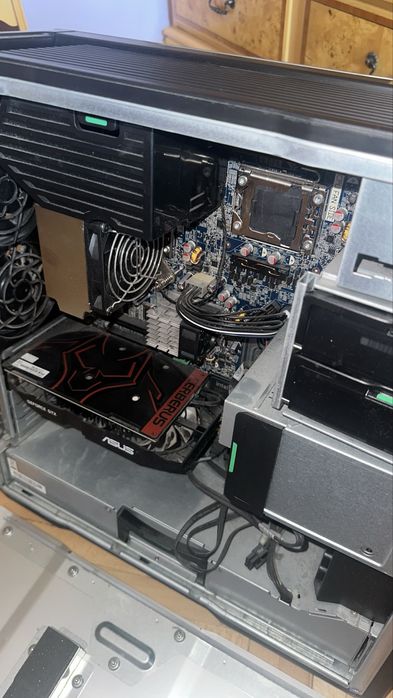 Workstation HP Z600 + Monitor HP ZR2440w – GTX 1050 Ti