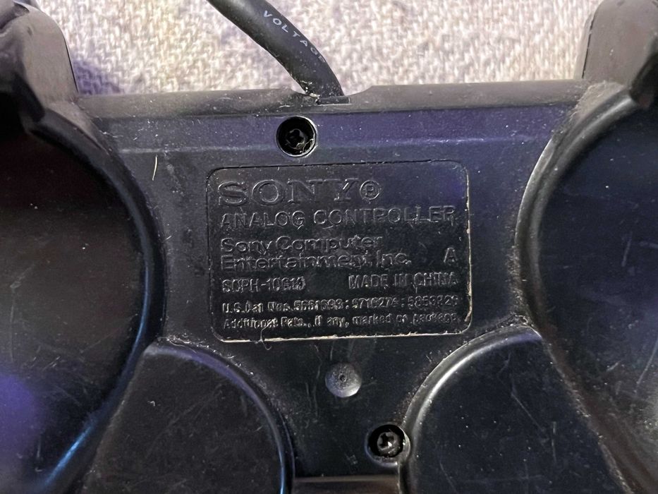 Controller Sony PlayStation DualShock SCPH 10010 cablu defect