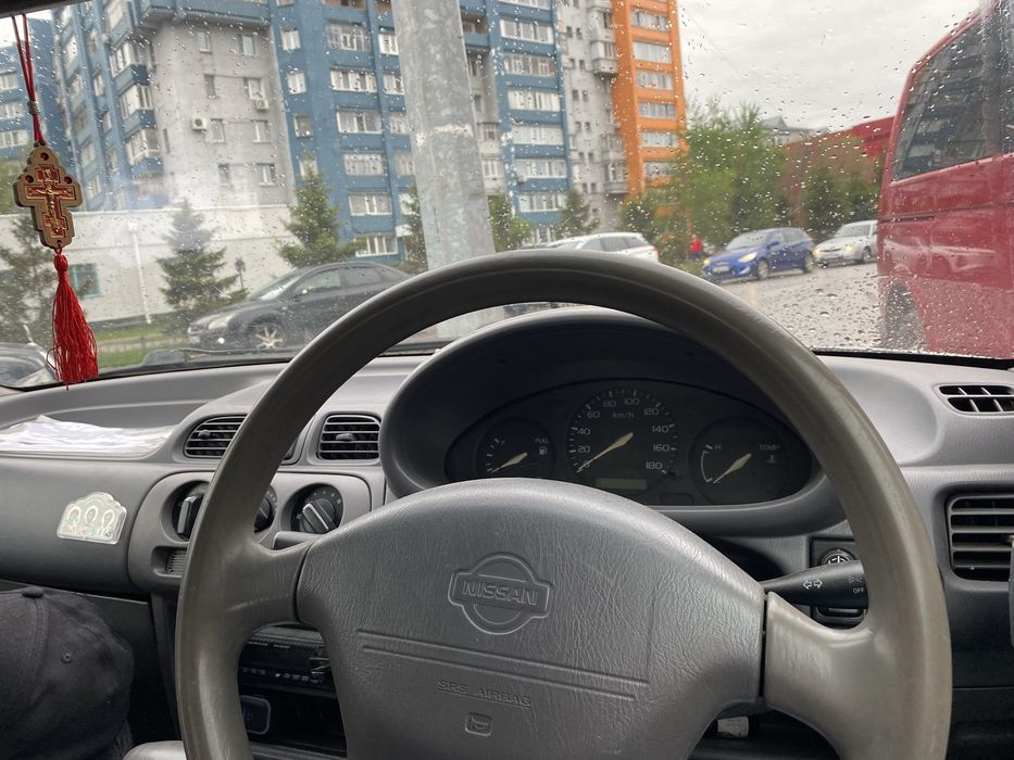Nissan march продам