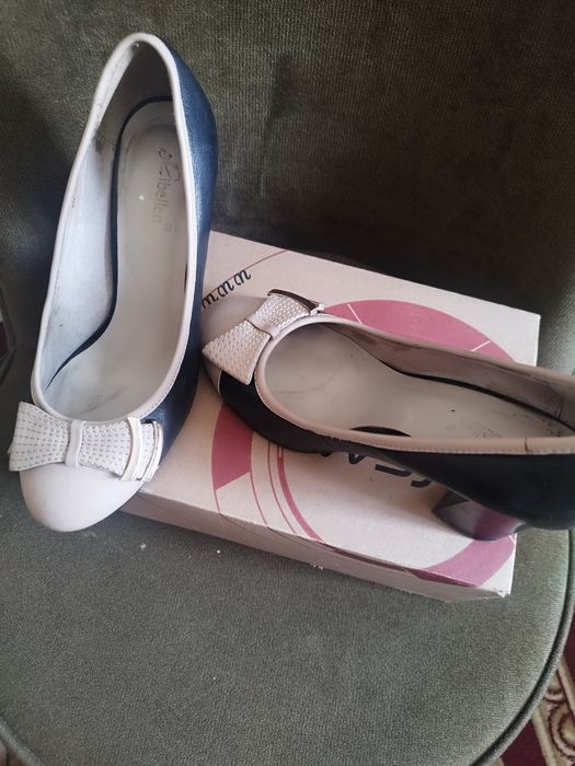 Продам 2 туфли кожа за 5000т