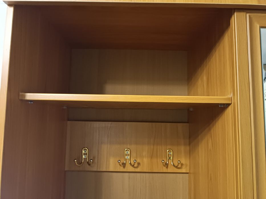 Шкаф, для прихожей,комноты (самовывоз)