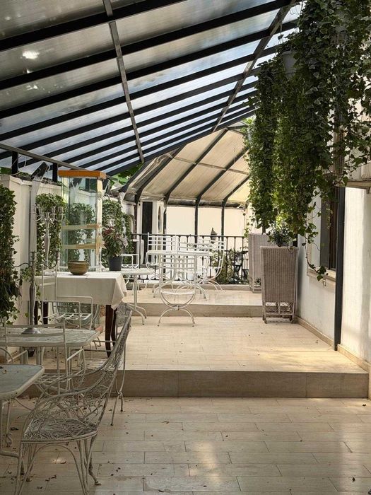 Proprietar, inchiriez bistro-cafe/ birouri, proximitate Arcul de Triumf
