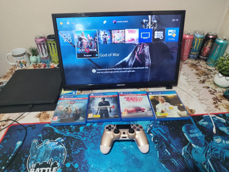 PS 4 slim cu 8 jocuri și un tv