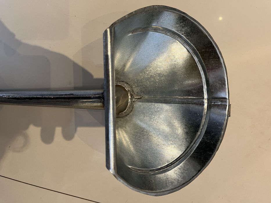 Palni mici 25 lei, si mari 35 lei .