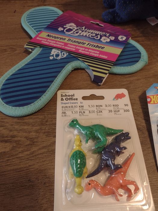 Детски чисто нови занимателни играчки +звънче за колело кучето9бр.