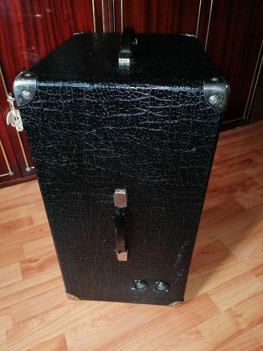 Boxa Solton și microfoane