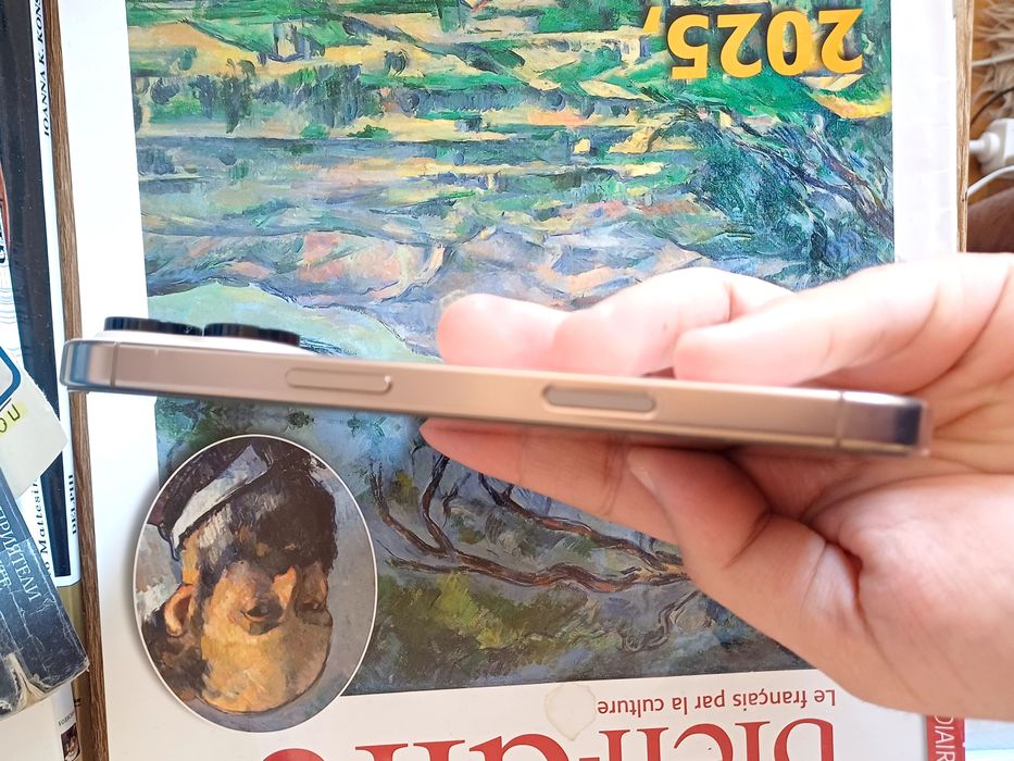 iPhone 16 pro Desert Titanium 128 GB