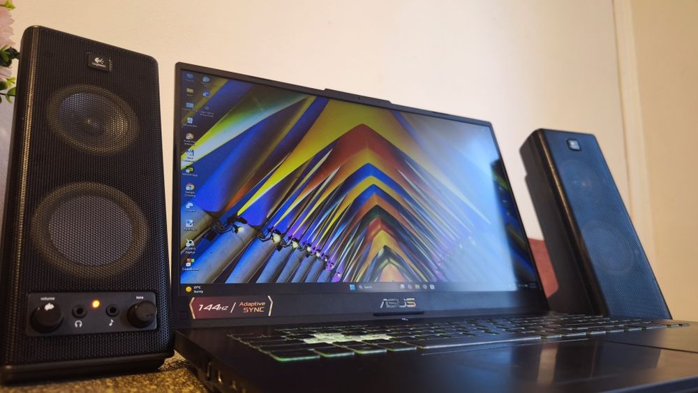 Boxe Logitech 2.0 laptop sau PC impecabile