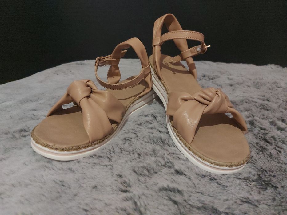 Сандали Clara Barson