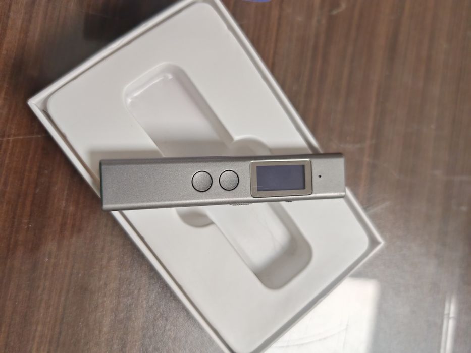 Компактен Детектор за скрити камери и подслушвателни устройства