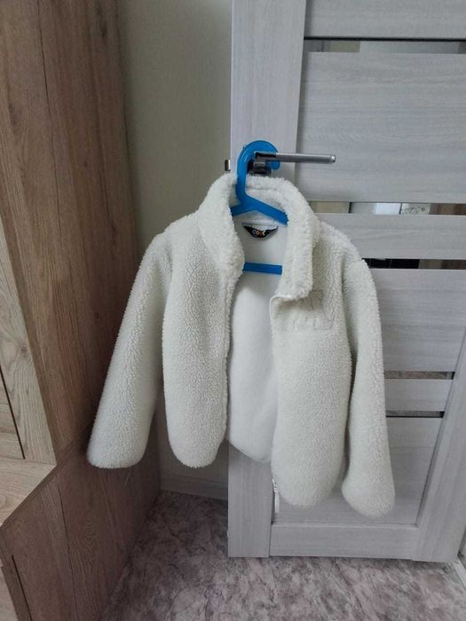 Продам детские куртки на девочку