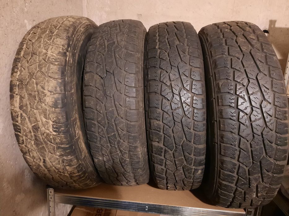 235/85R16 AT гуми за офроуд
