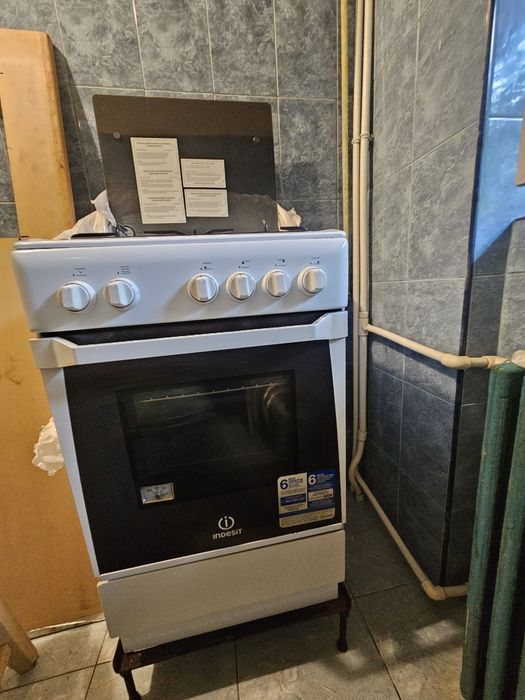 Aragaz Indesit nou