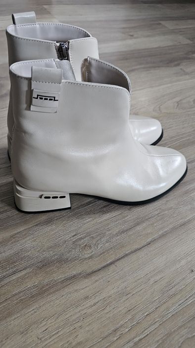 Ghete dama piele