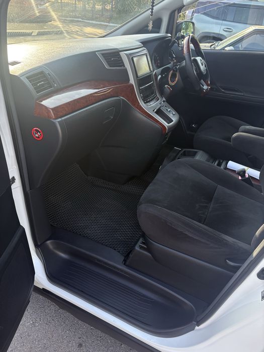 Продам Toyota Alphard