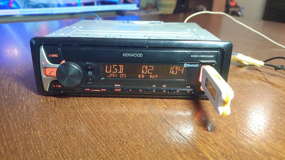 Авто радио плеър музика за кола Кенуулд Kenwood CD MP-3 USB AUX Bluetooth Блутут Цветове