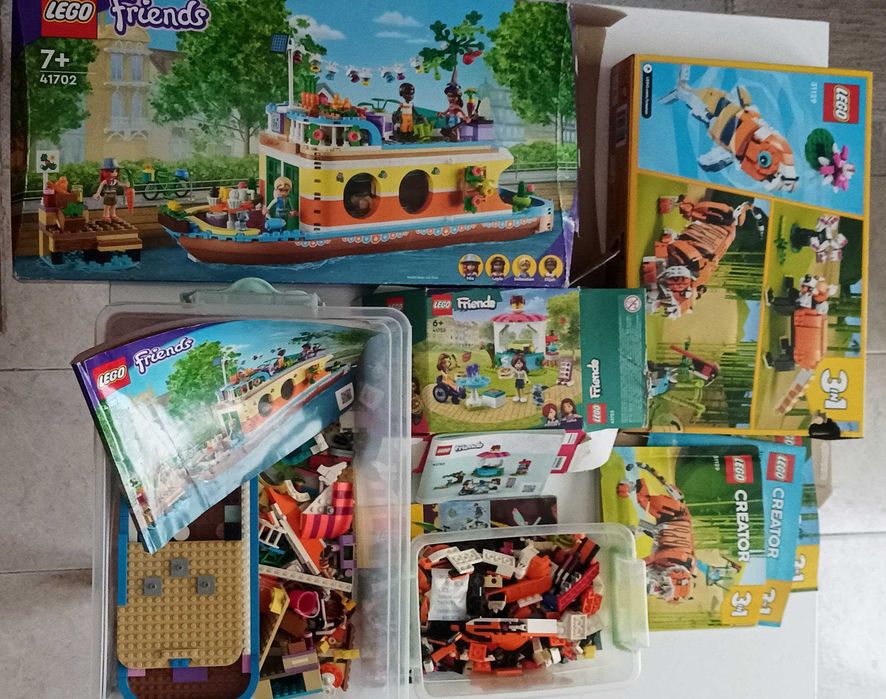 LEGO® Friends Къща лодка на канала и Магазин за палачинки и LEGO® Creator Величествен тигър Лего класик и LEGO® Disney Спалнята в замъка на Рапунцел