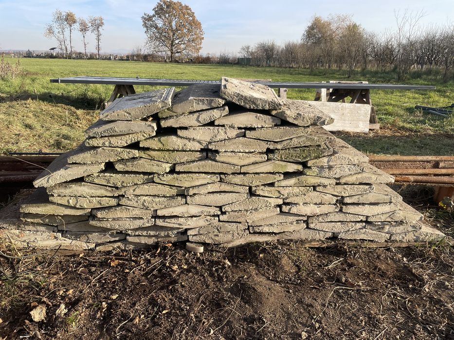 Capace din beton pentru gard