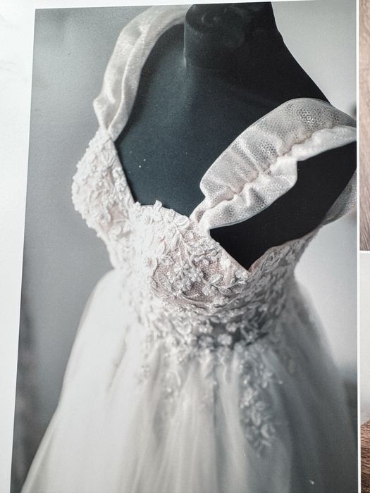 Vand rochie de mireasa marimea Xs-S