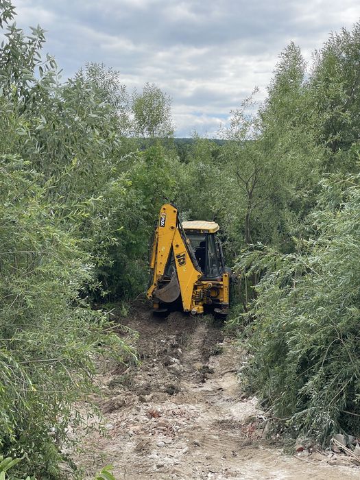 Lucrari / Inchiriere buldoexcavator jcb