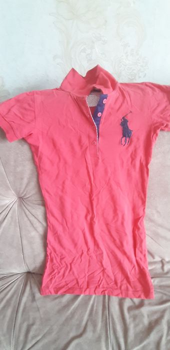 Продаю футболку женскую